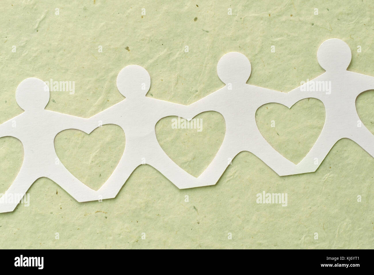 La gente cadena de papel - el amor y la ecología, concepto Fotografía de  stock - Alamy