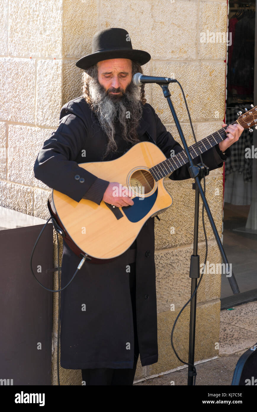 Jewish guitar fotografías e imágenes de alta resolución - Alamy