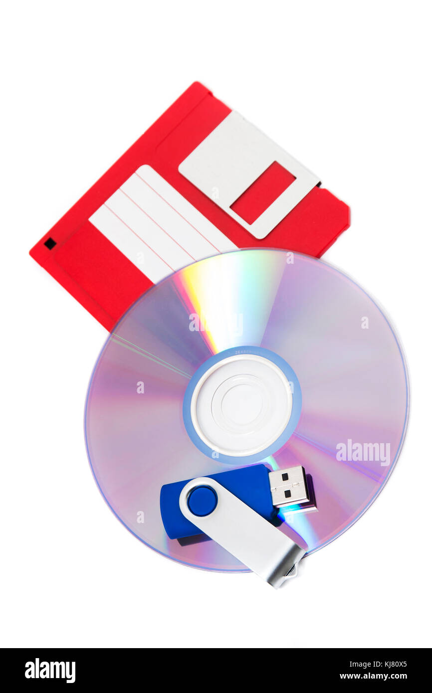 Los diferentes tipos de medios de almacenamiento aislado sobre un fondo  blanco Fotografía de stock - Alamy