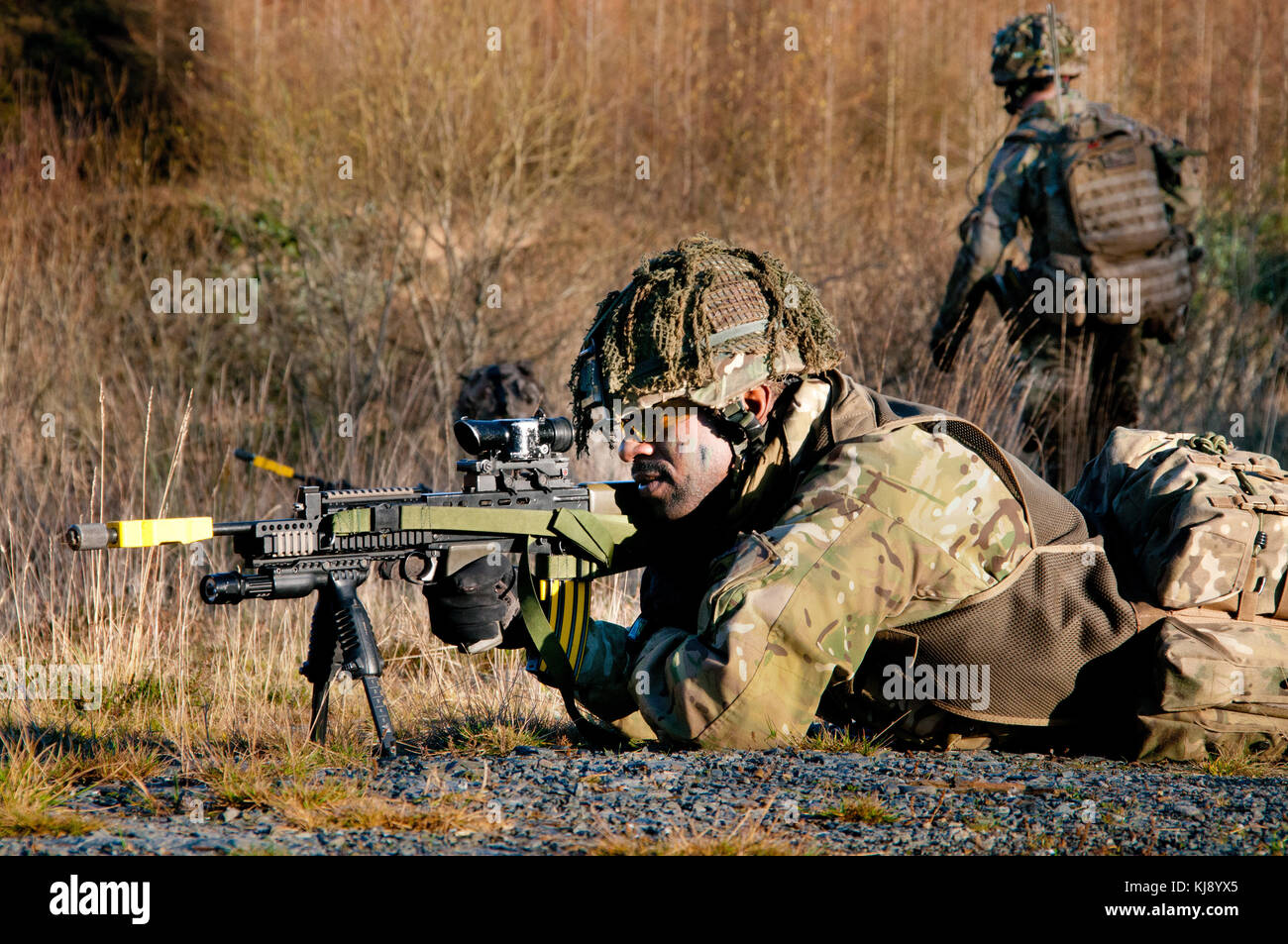 Un soldado del 3º Batallón los fusiles durante un ejercicio en el REINO UNIDO Foto de stock