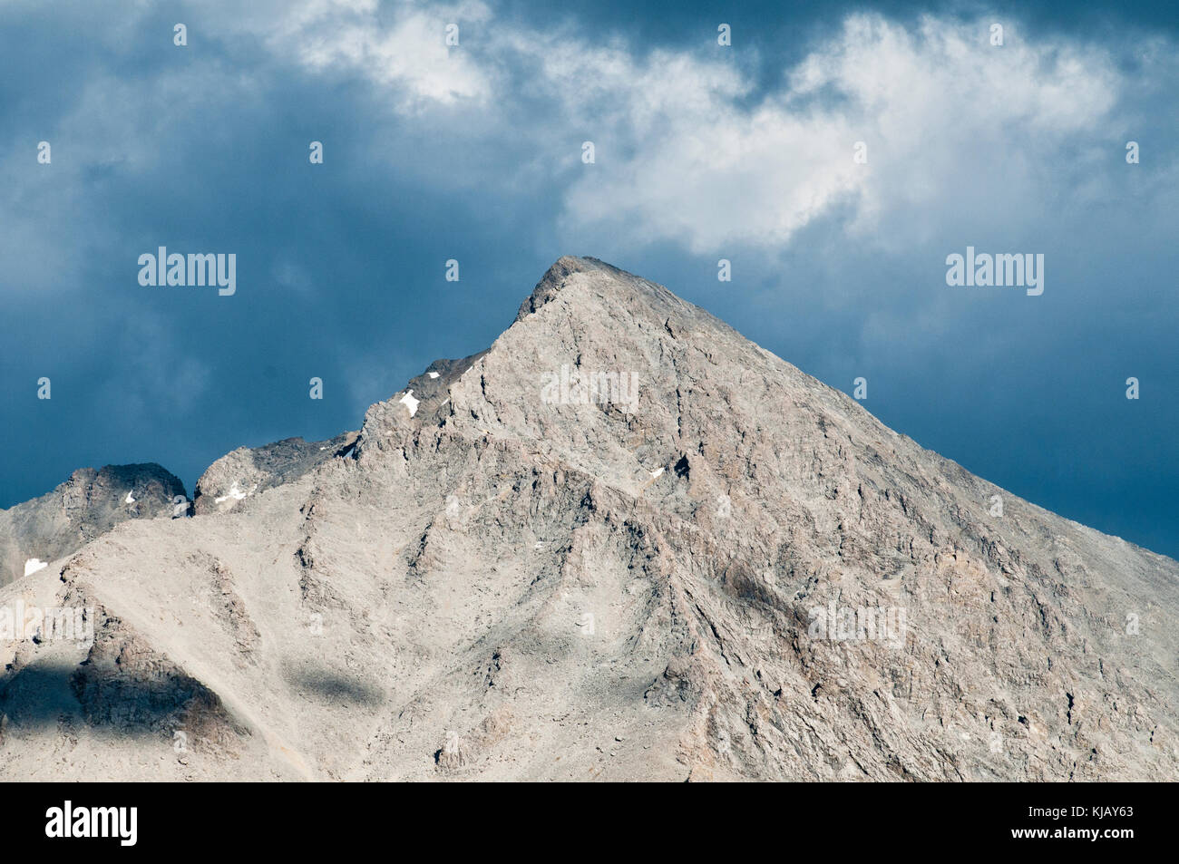 Mt. Borah, la montaña más alta de Idaho (12,668 ft. después del terremoto de 1983 levantada por lo menos 6 pulgadas). Foto de stock