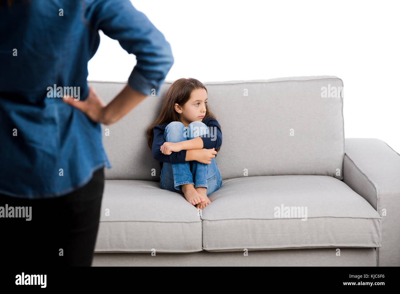 Crecido reprender a un niño por mal comportamiento Foto de stock