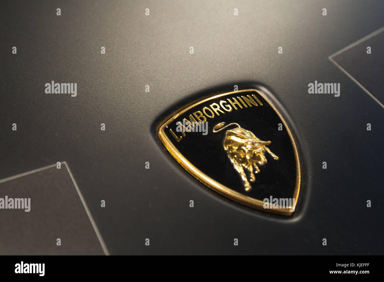 Símbolo lamborghini fotografías e imágenes de alta resolución - Alamy