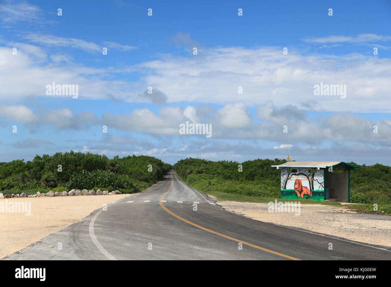 Vacía la carretera costera, subdesarrollado, costa este de la isla de Cozumel, Isla de Cozumel, Quintana Roo, México, el Caribe Foto de stock