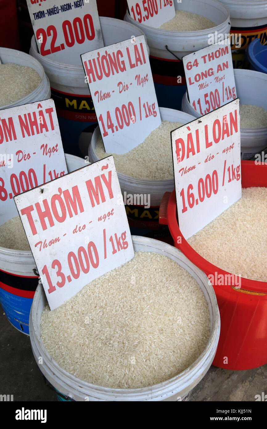 Diversos tipos de arroz para la venta. Ho Chi Minh City. Vietnam Fotografía  de stock - Alamy