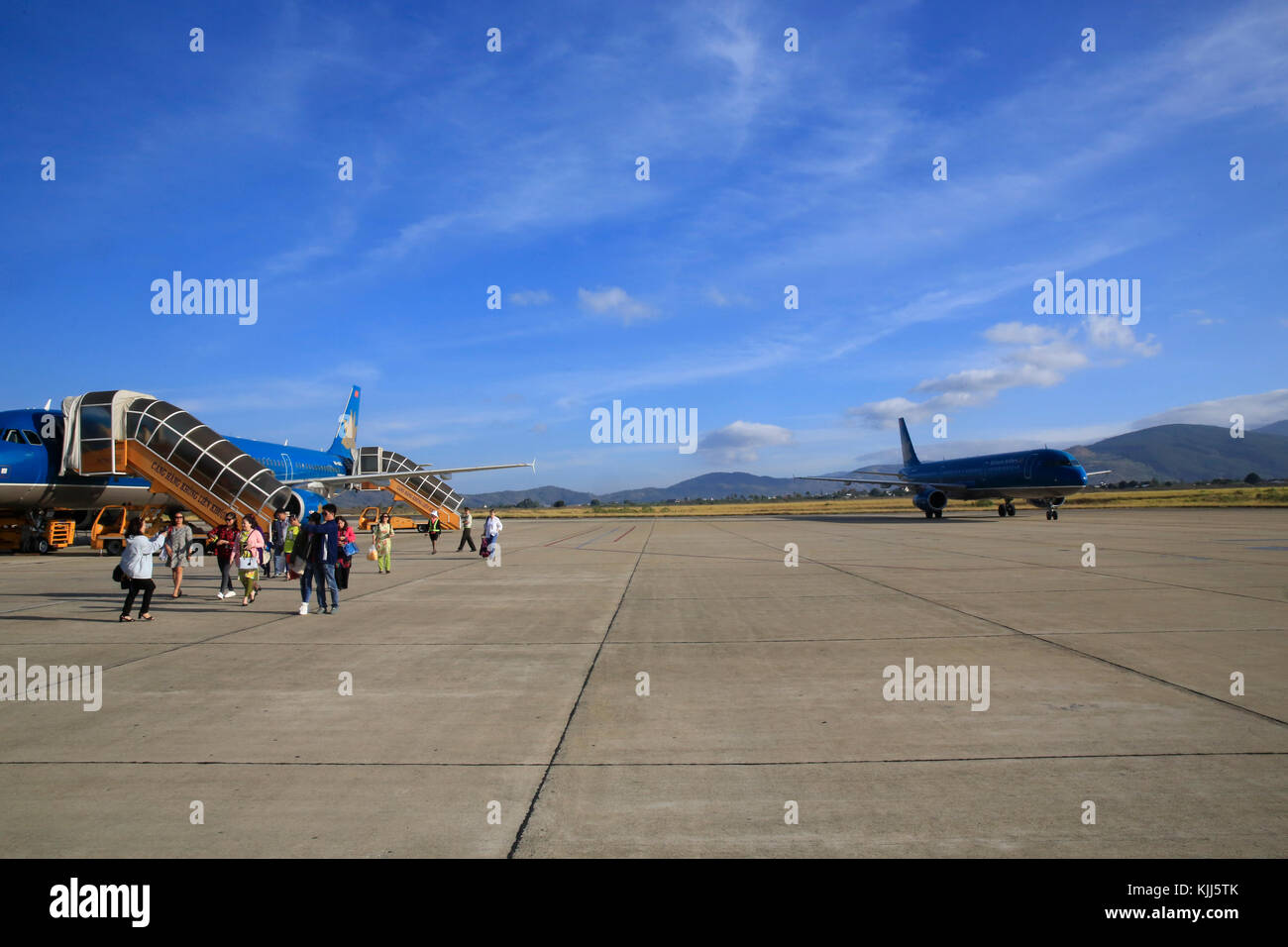 Aeropuerto de Dalat. Vietnam Airlines. Dalat. Vietnam. Foto de stock