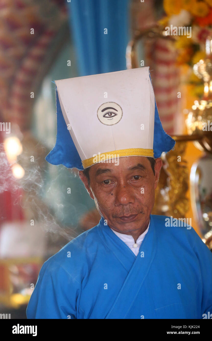 Santa Sede templo Cao Dai. Sumo Sacerdote. Portait. Thay Ninh. Vietnam. Foto de stock