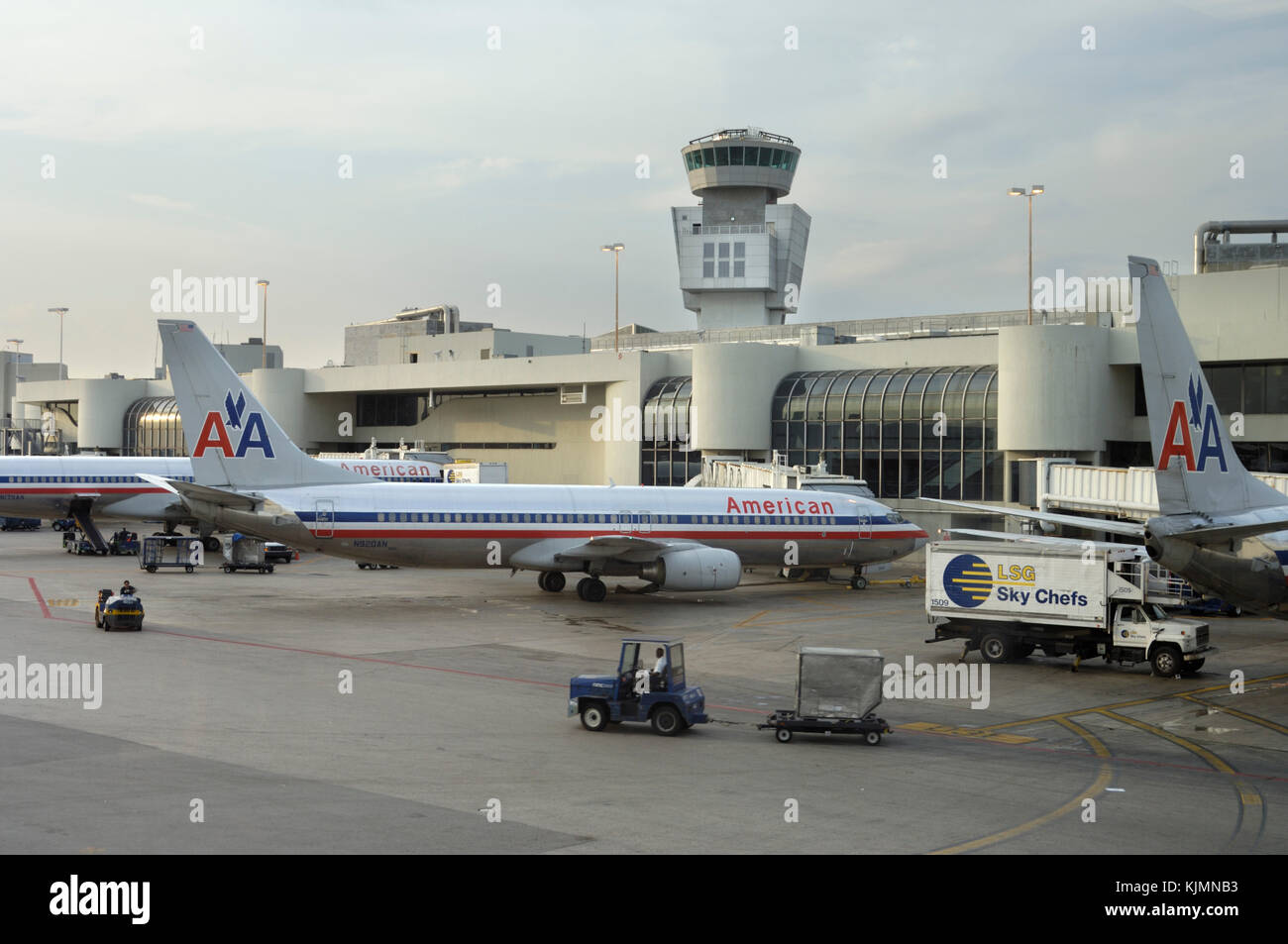 American Airlines Miami Terminal Fotos e Imágenes de stock - Alamy