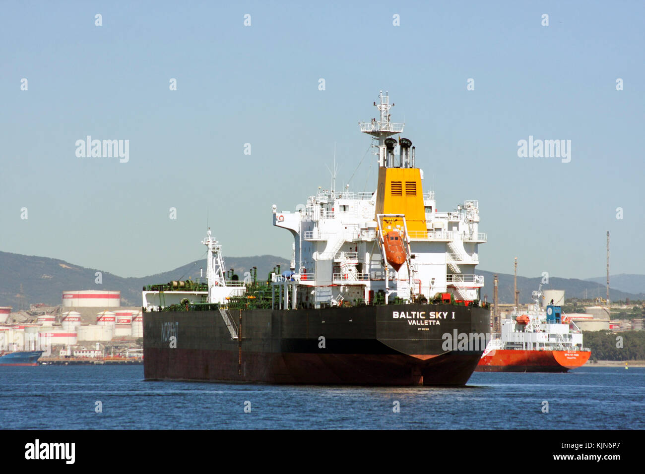 Baltic Sky 1 Aceite Cisterna Para Productos Quimicos Fuera De Gibraltar Fotografia De Stock Alamy