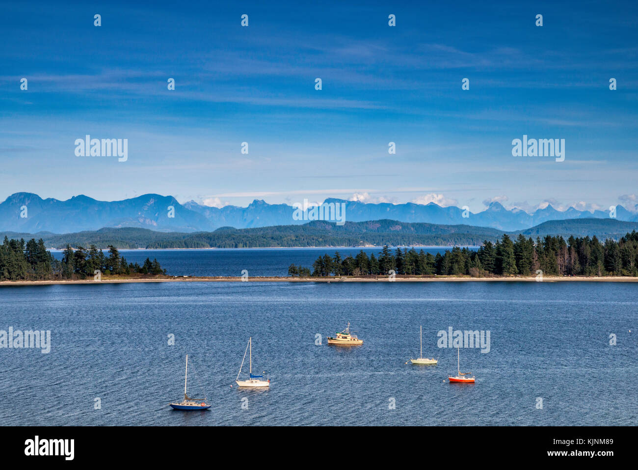 Veleros En Heriot Bay, Rebecca Spit, Corte Island, Distante Coast