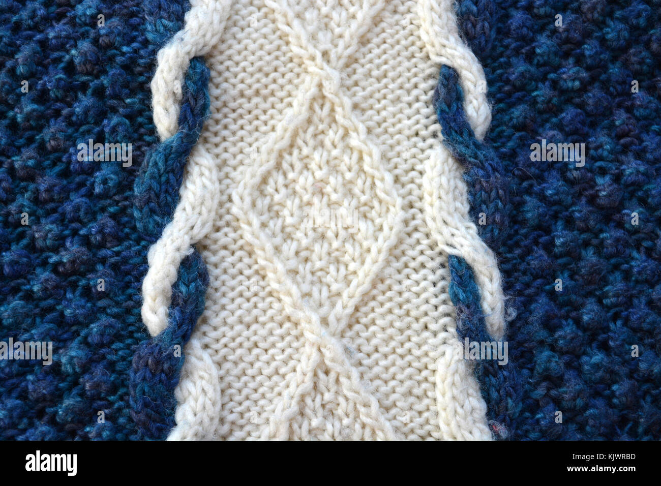 Detalle de un jersey de lana tejida a mano, Foto de stock
