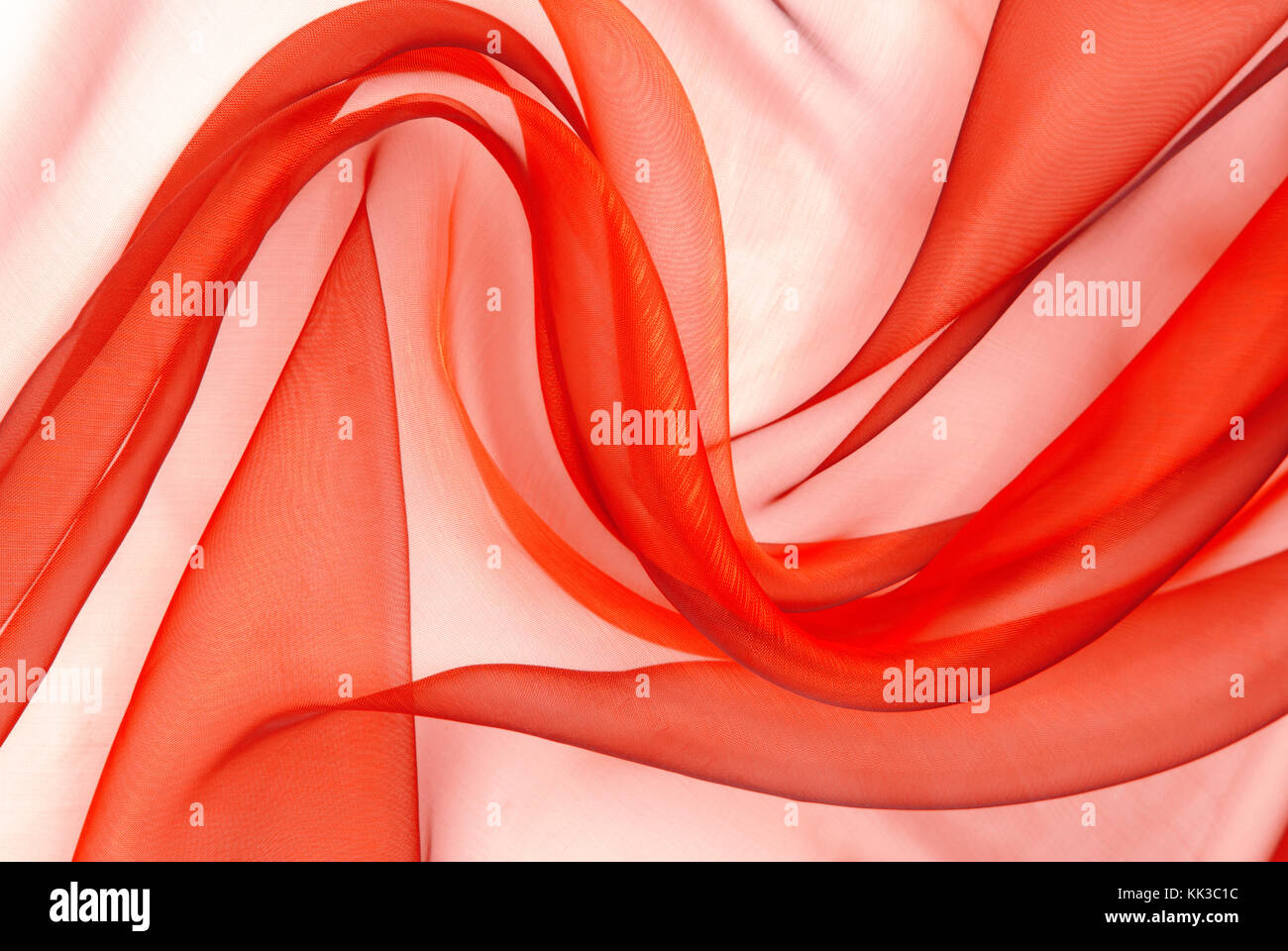 Tela de organza roja fotografías e imágenes de alta resolución - Alamy