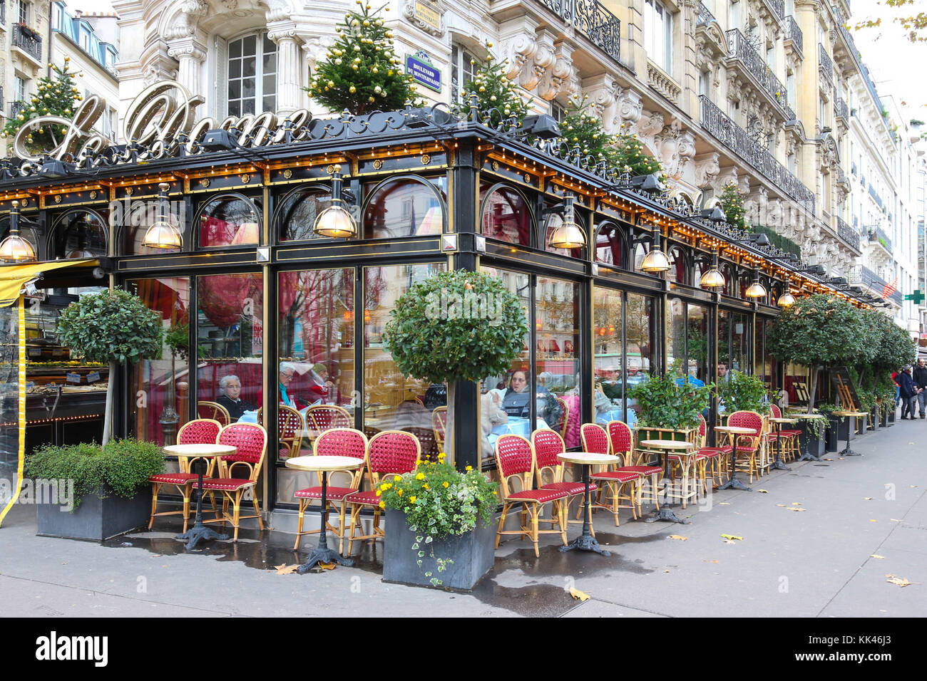 El famoso restaurante Le Dome, París, Francia. Foto de stock