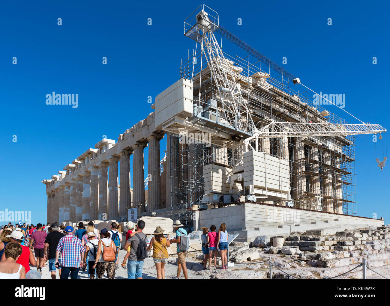 La fachada occidental del Partenón, que está experimentando la restauración a largo plazo / trabajos de conservación, la Acrópolis, Atenas, Grecia Foto de stock