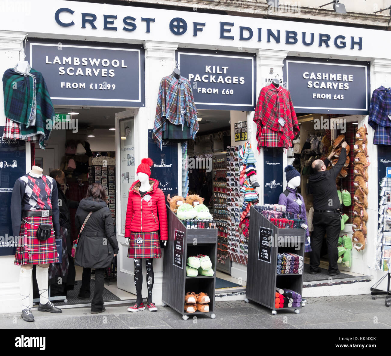 Falda shop en la Royal Mile de Edimburgo, Escocia, Reino Unido. Foto de stock