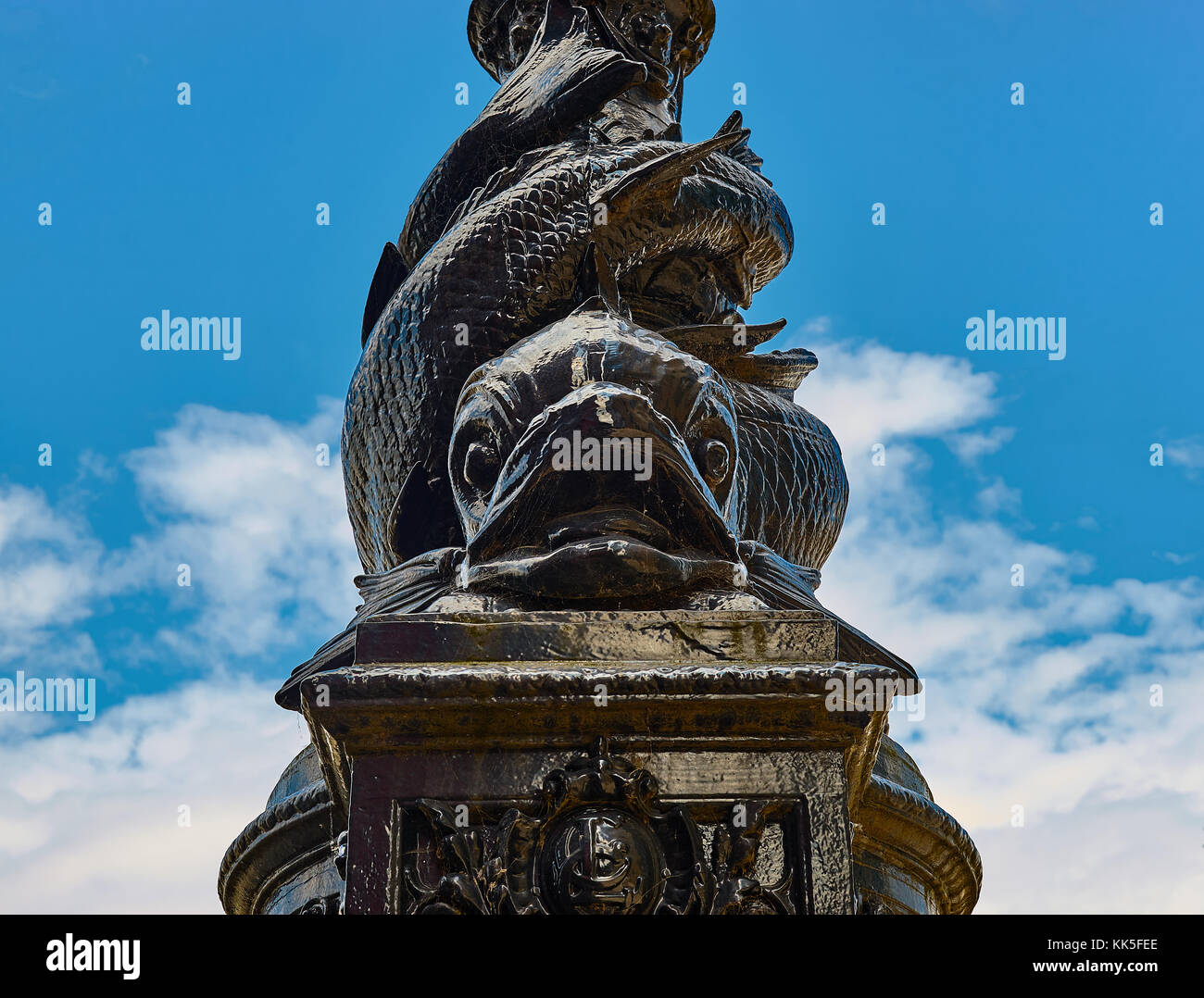 Lámpara de la calle antigua estatua en Londres Foto de stock
