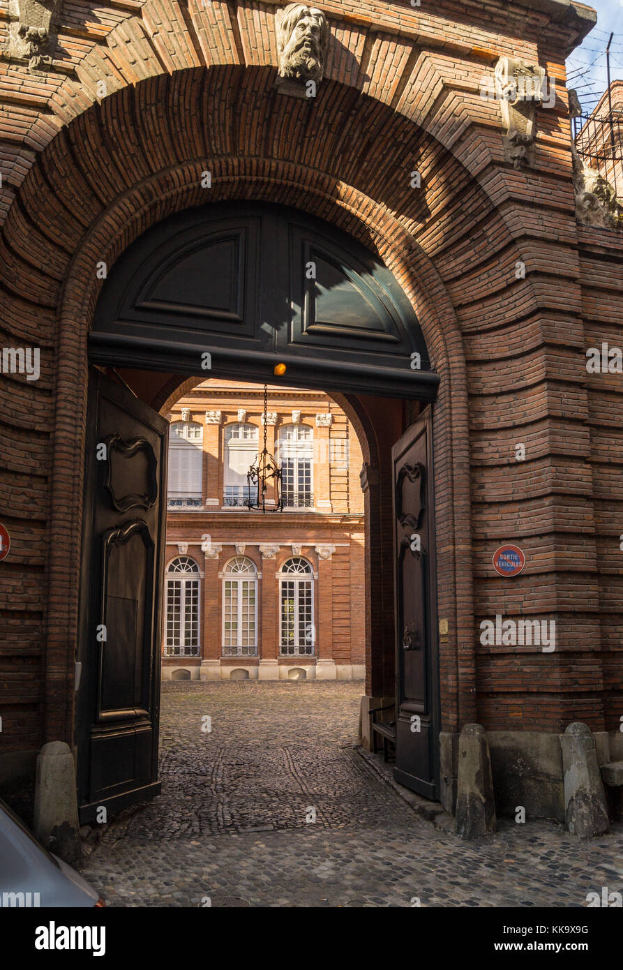 Hôtel Particulier, townhouse, mansión del siglo xviii, ahora Consulado belga, rue Vélane, Toulouse, Haute-Garonne, Occitanie, Francia Foto de stock