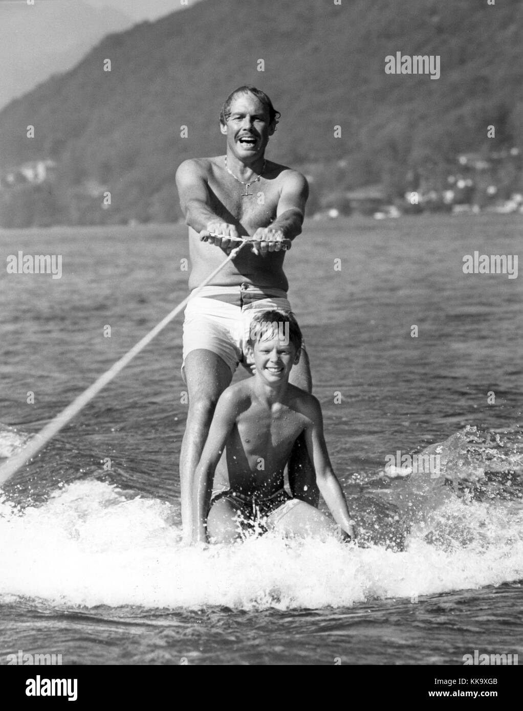 Peter Kraus Und Sein Sohn Micki Beim Wasserski Am 18 10 1985 Der