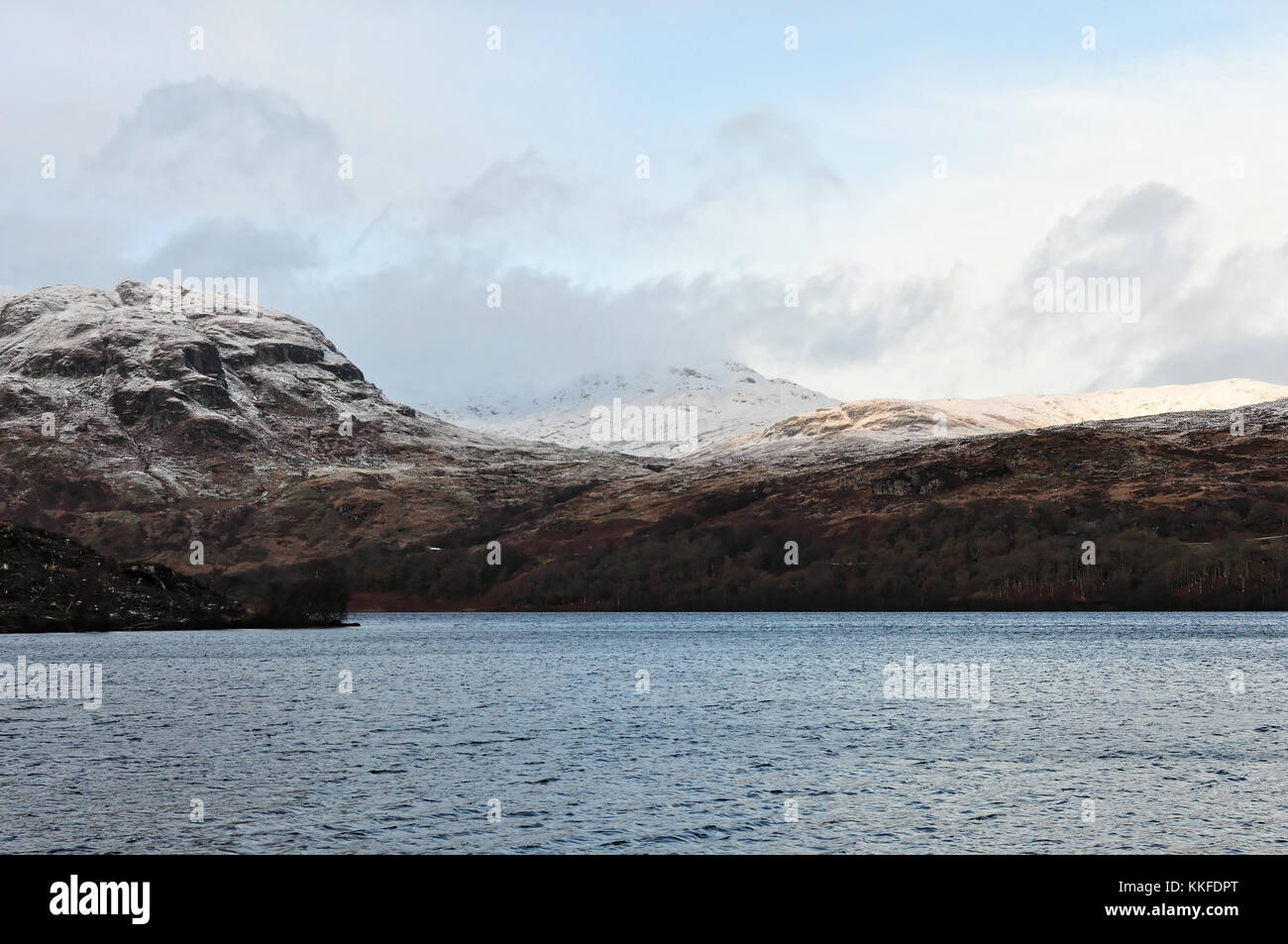 Invierno en loch katrine, The Trossachs, Scotland, Reino Unido Foto de stock