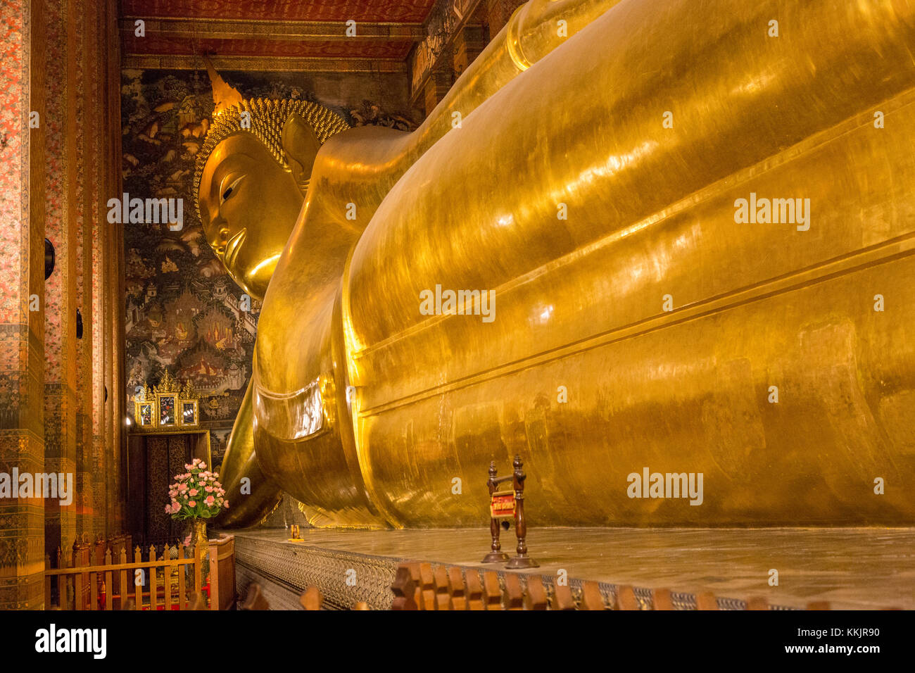 Bangkok, Tailandia. Buda reclinado, el templo Wat Pho complejo. Foto de stock