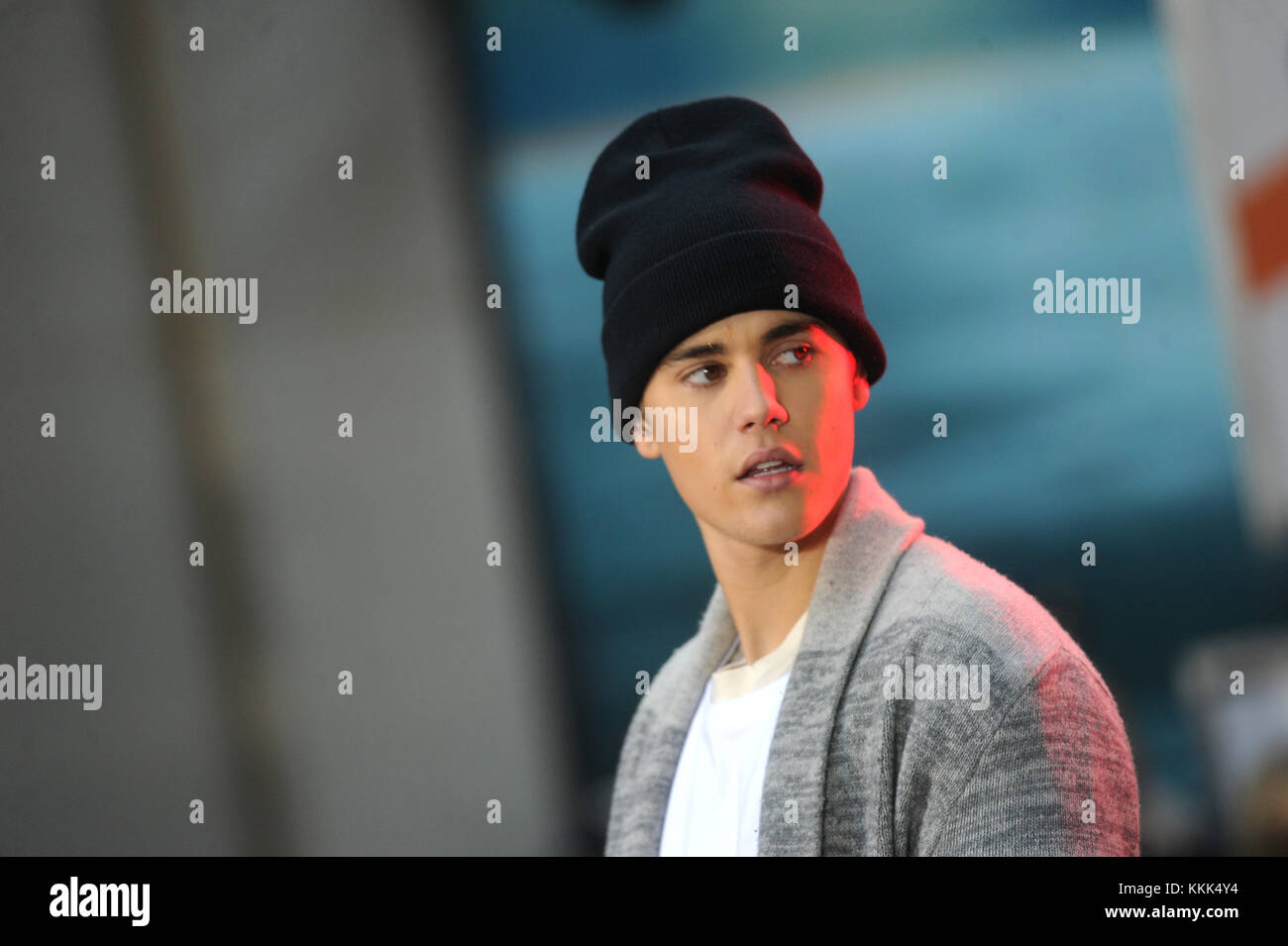 New York, NY - 18 de noviembre: el cantante Justin Bieber realiza en NBC de 'hoy' citi concert series en la NBC Today Show el 18 de noviembre de 2015 en Nueva York, Nueva York. Personas: Justin Bieber Foto de stock