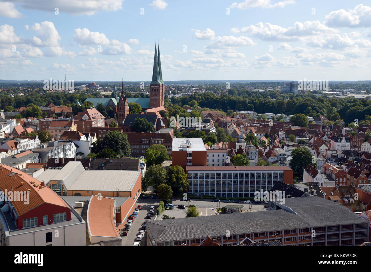 Vista aérea de la ciudad de Lübeck, Alemania aquí : Catedral Foto de stock