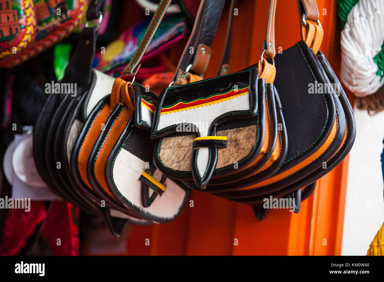 Bolsos de cuero tradicional colombiana desde la región de antioquia llamado  carriel Fotografía de stock - Alamy
