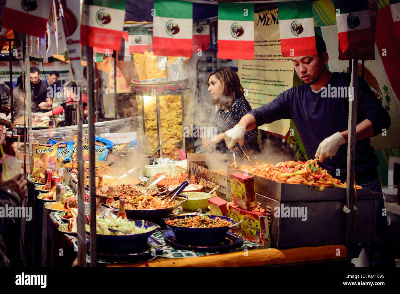 Calle Mexicana Puesto De Comida En El Mercado De Camden Londres El Formato Horizontal Fotografia De Stock Alamy