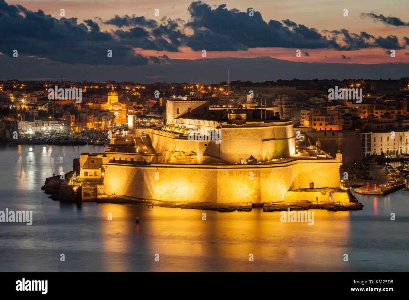 Amanecer en San Angelo fort en malta. Foto de stock