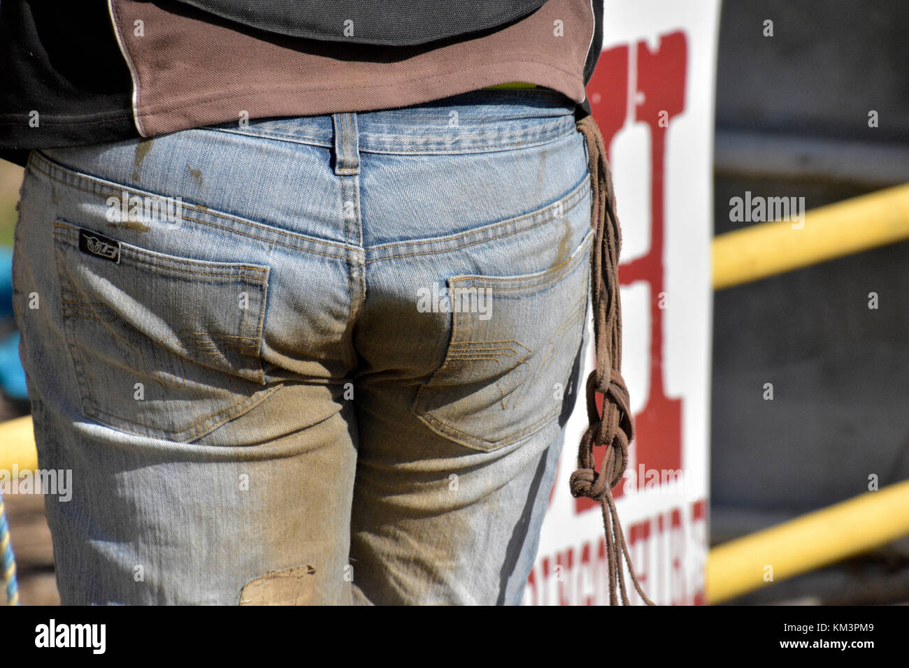 Bums jeans fotografías e imágenes de alta resolución - Alamy