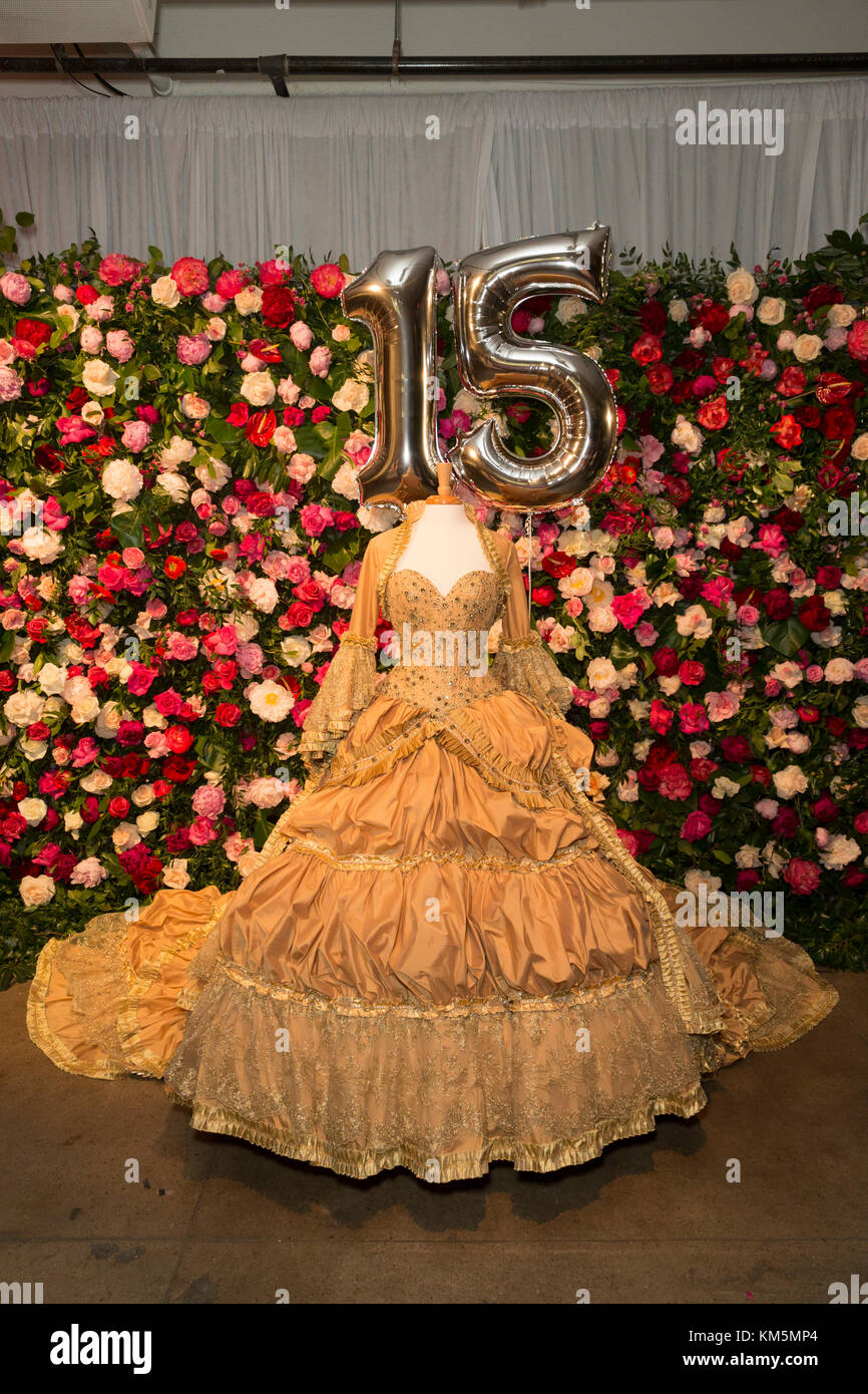 Vestido de quinceañera fotografías e imágenes de alta resolución - Página 2 - Alamy Vestido de quinceañera fotografías e imágenes de alta resolución - Página 2 - Alamy