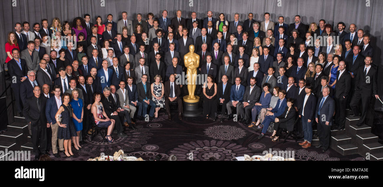 HOLLYWOOD, CA - Febrero 02: Almuerzo de los nominados en el Beverly Hilton, 2 de febrero de 2015 para los 87 Oscars para destacada película logros de 2014 que será presentado el próximo domingo, 22 de febrero de 2015, en el Teatro Dolby y televisado en vivo por la cadena de televisión ABC el 22 de febrero de 2015 en Hollywood, California. Personas: Foto de grupo nominados Foto de stock