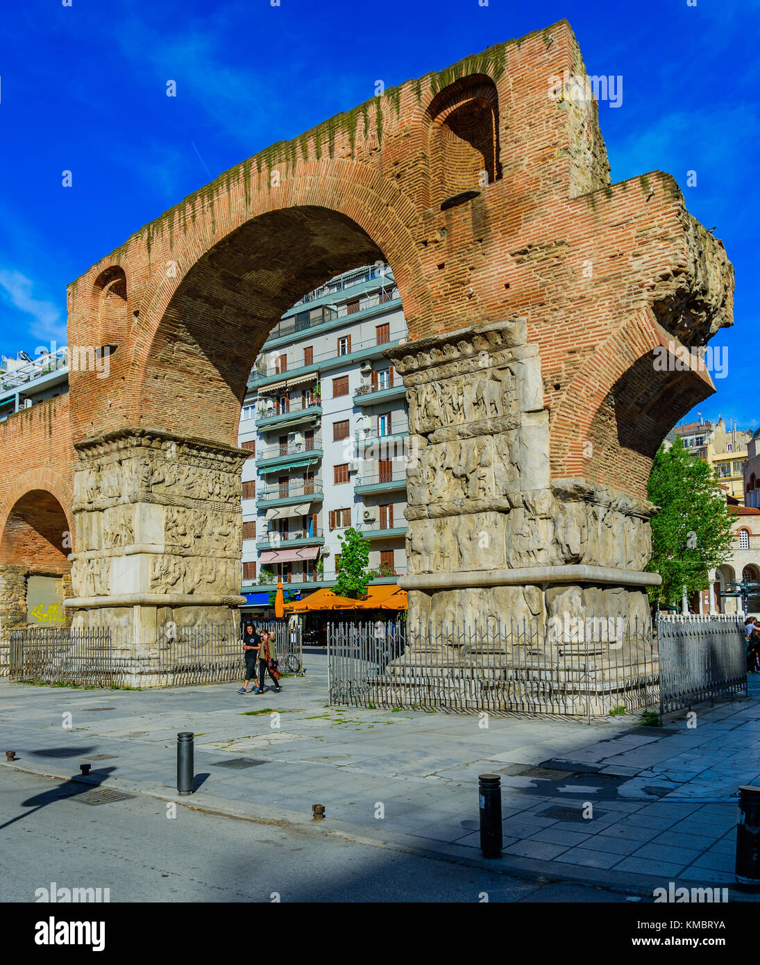 El Arco de Galerio en la ciudad de Tesalónica. Foto de stock