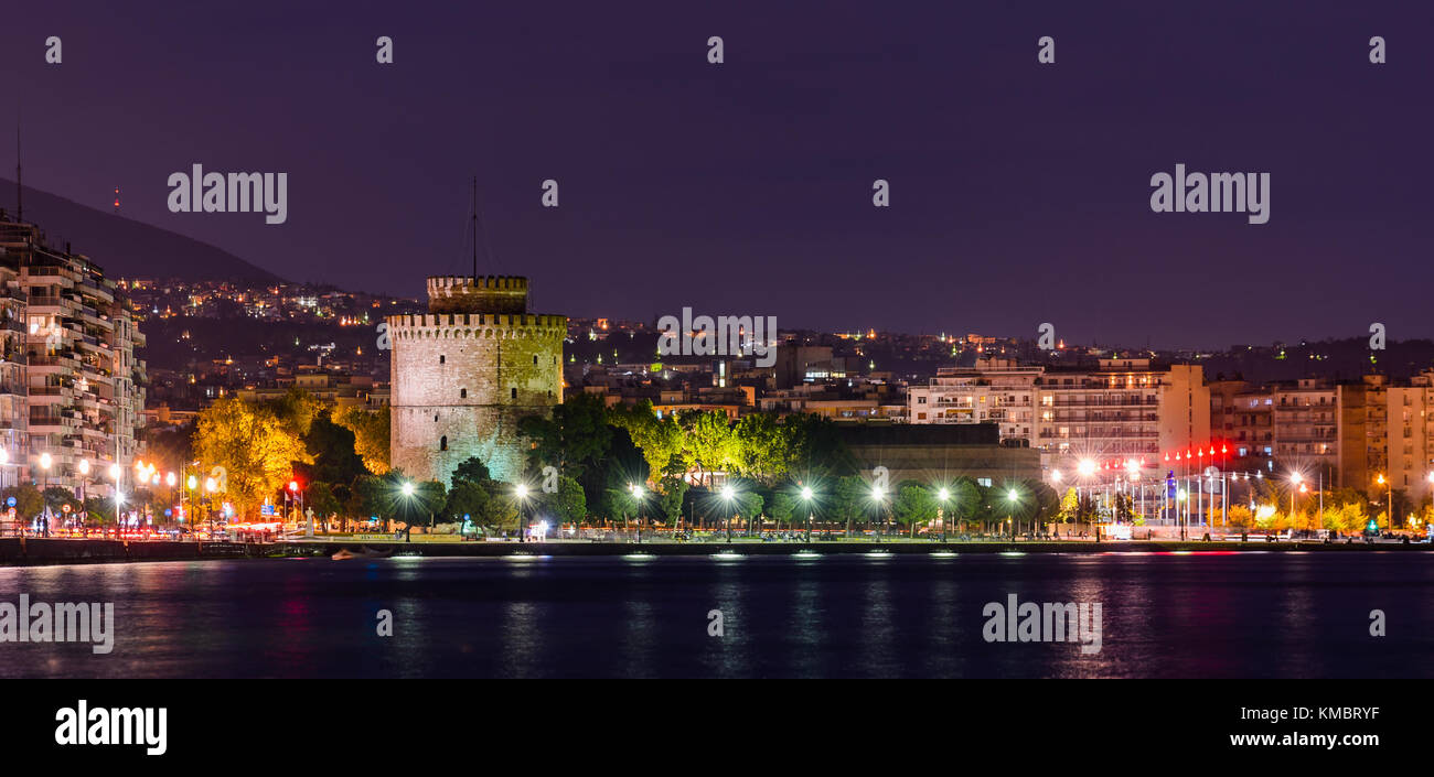 Thessaloniki en Grecia por la noche Foto de stock