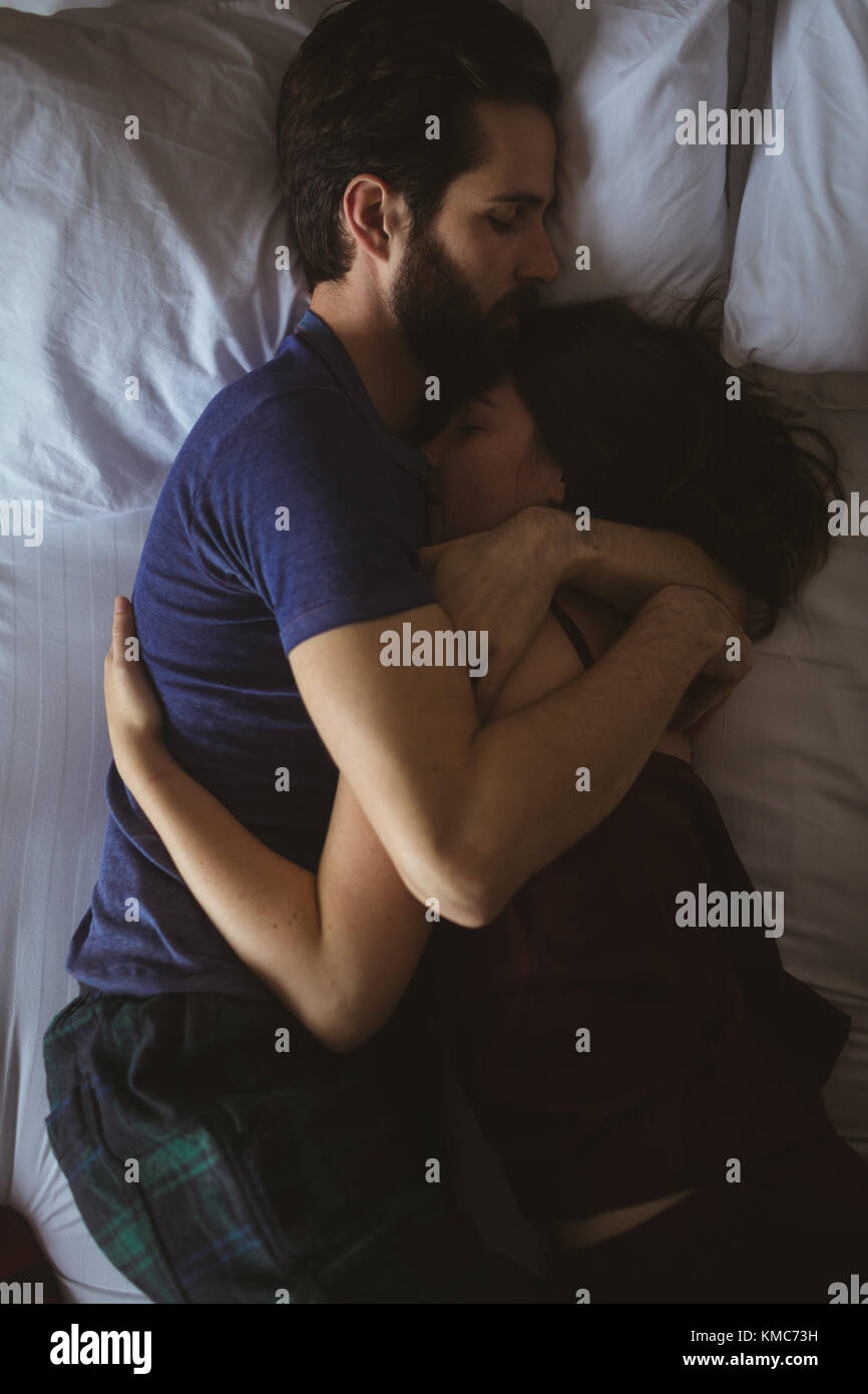 Pareja durmiendo juntos fotografías e imágenes de alta resolución - Alamy