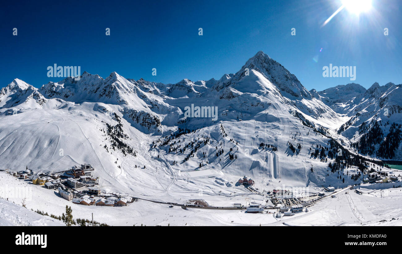 Estación de esquí kuhtai panorama de invierno Foto de stock