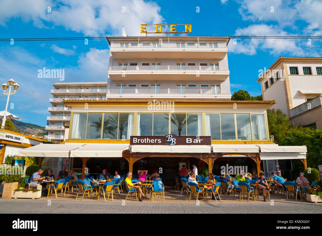 El restaurante del Hotel Eden, Carrer de la Marina, seaside street, Port de  Sóller, Mallorca, Islas Baleares, España Fotografía de stock - Alamy