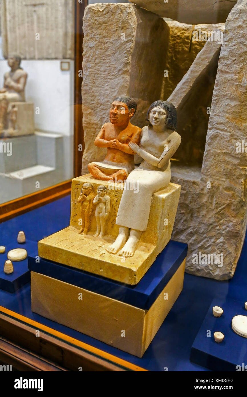 Rahotep and his wife nofret fotografías e imágenes de alta resolución