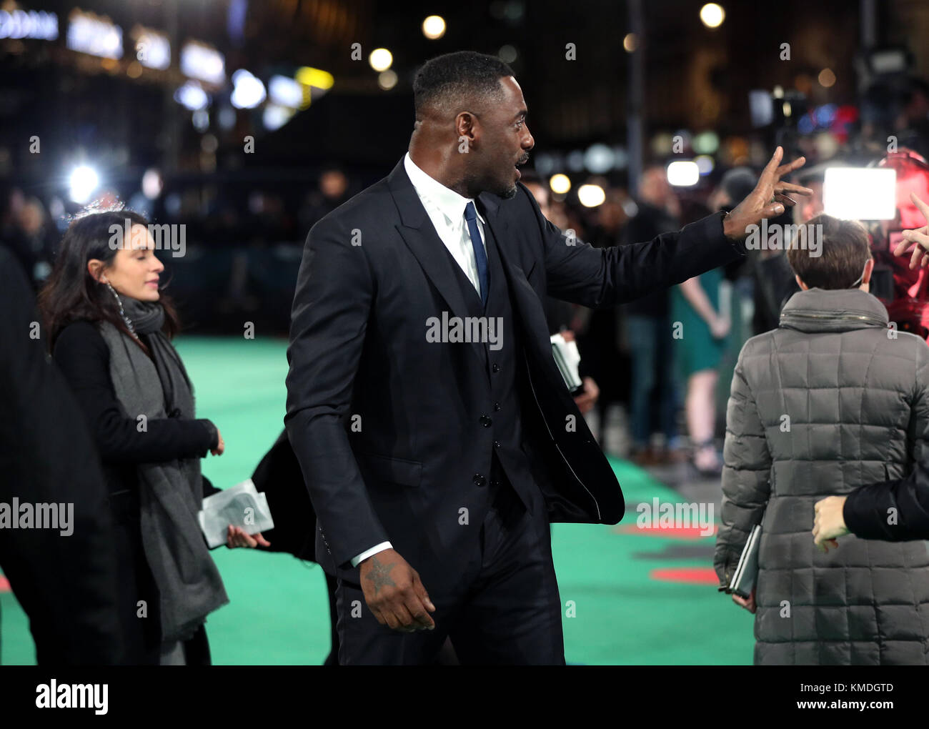 Idris Elba asistieron al estreno británico de Molly's Game, en Vue West End, Leicester Square, Londres. Asociación de la prensa de la foto. Imagen Fecha: Miércoles, 6 de diciembre de 2017. Crédito de la foto debe leer: Jonathan Brady PA/cable Foto de stock