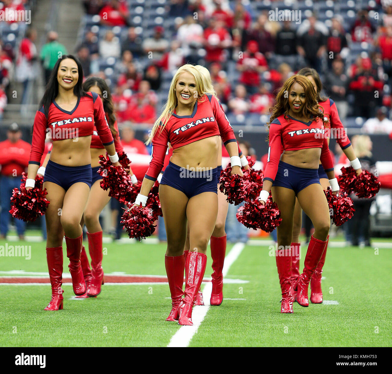 Houston, TX, EE.UU. 10 dic, 2017. Los Houston Texans cheerleaders realizar durante la NFL juego entre los San Francisco 49ers y los Houston Texans en NRG Stadium en Houston, TX. John Glaser/CSM/Alamy Live News Foto de stock