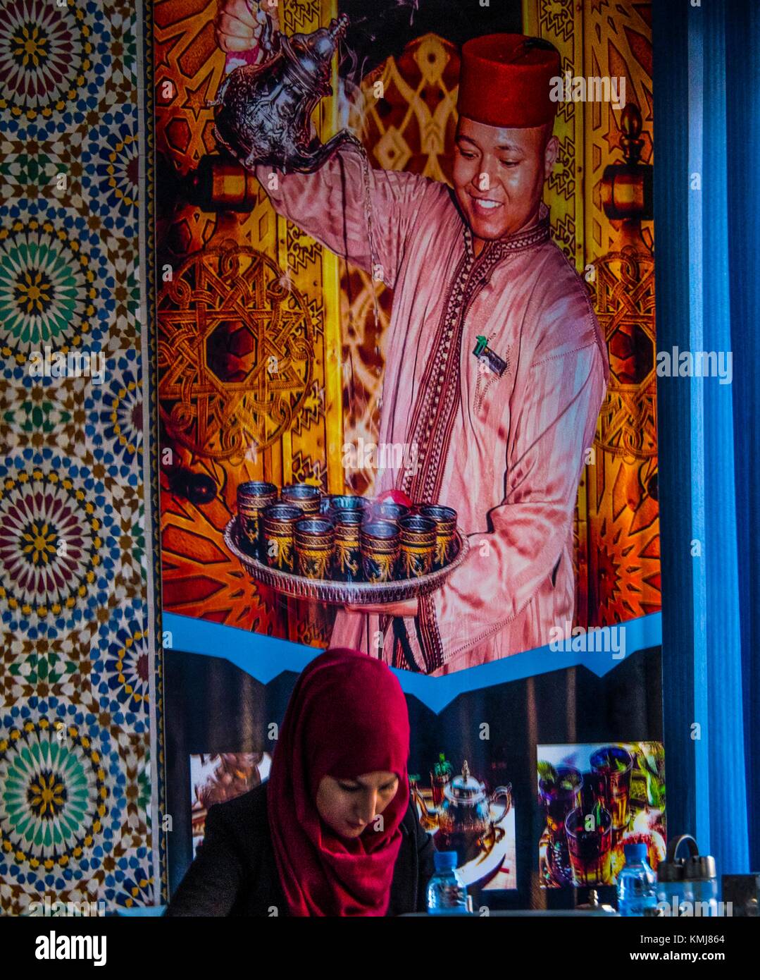 Marruecos, en un café de Al Hoceima. Foto de stock