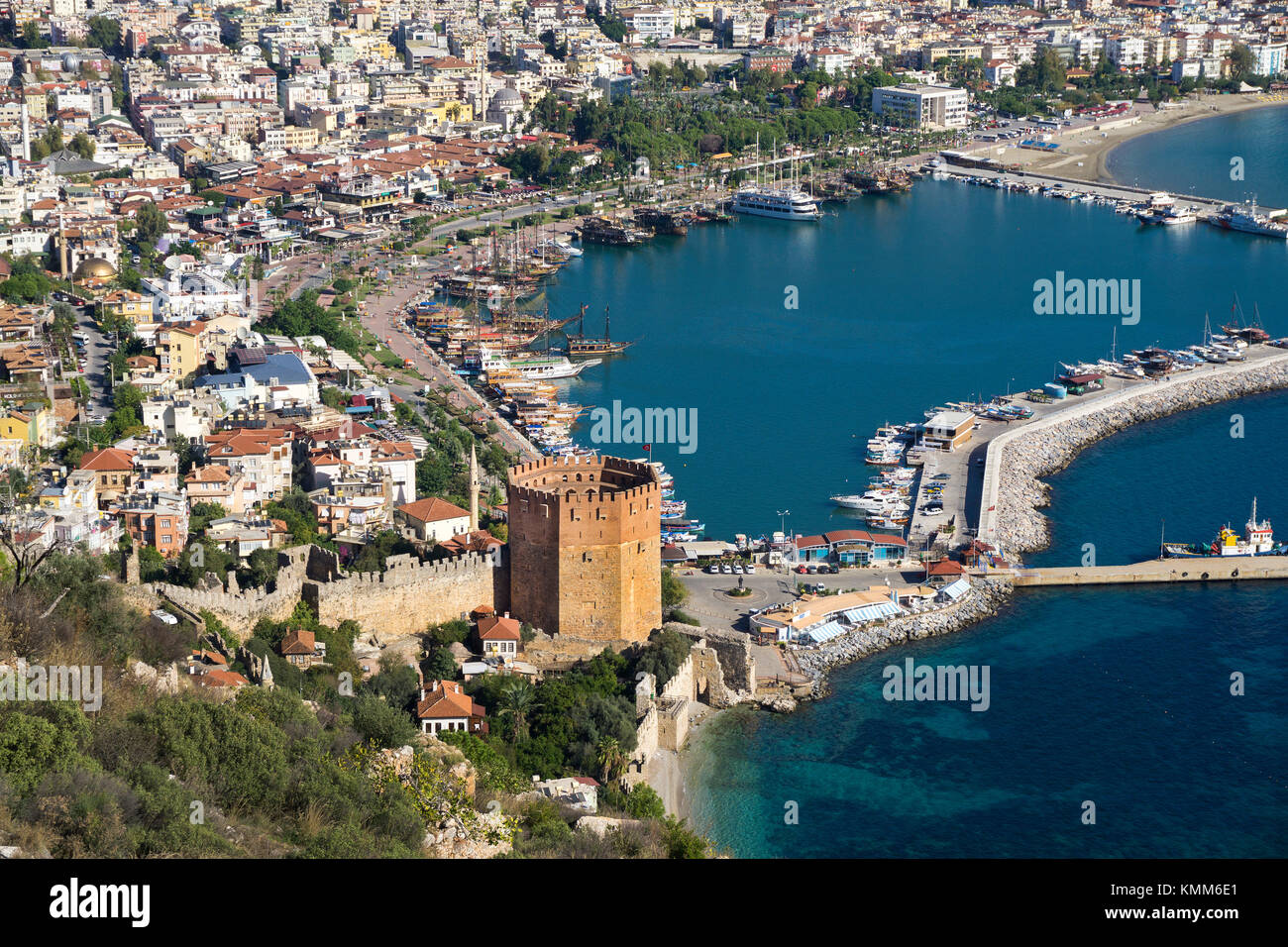 La torre roja (Kizil Kule), hito de Alanya, Riviera turca, Turquía Foto de stock