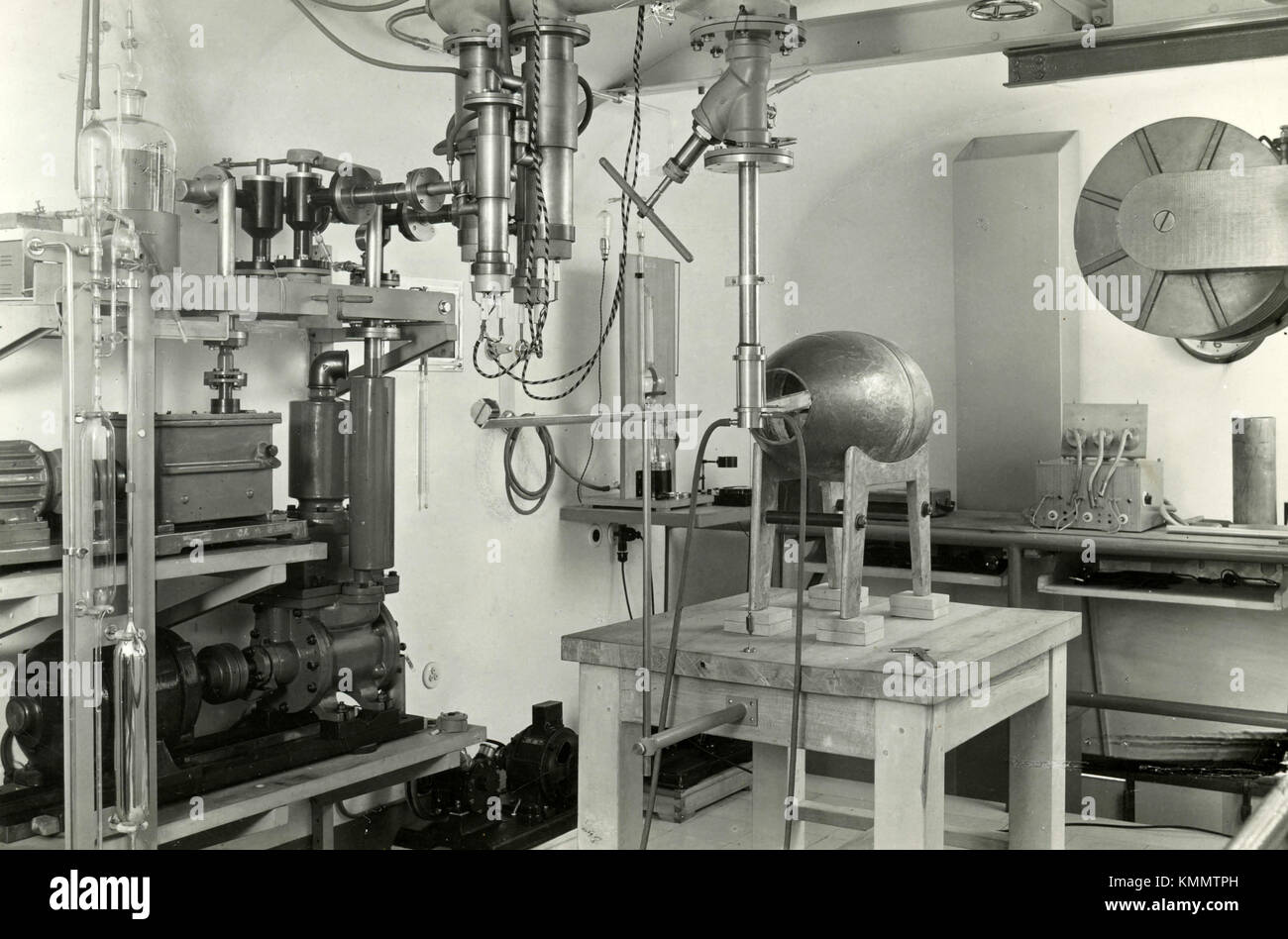 Laboratorio científico, Italia 1930 Foto de stock