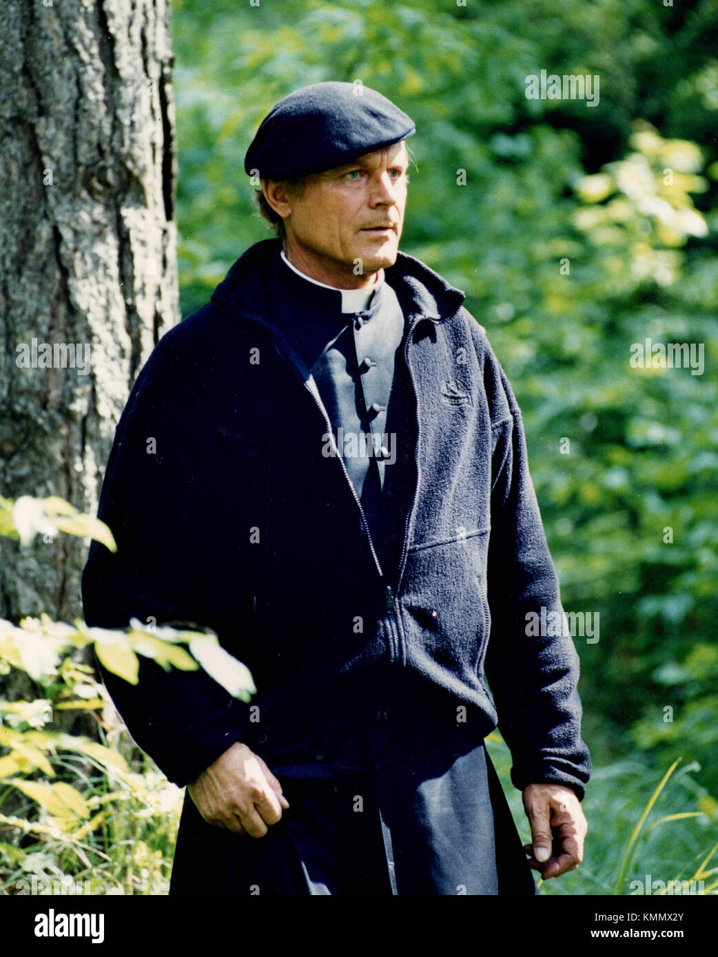 El actor italiano Terence Hill en la serie de televisión Don Matteo, 2000 Foto de stock