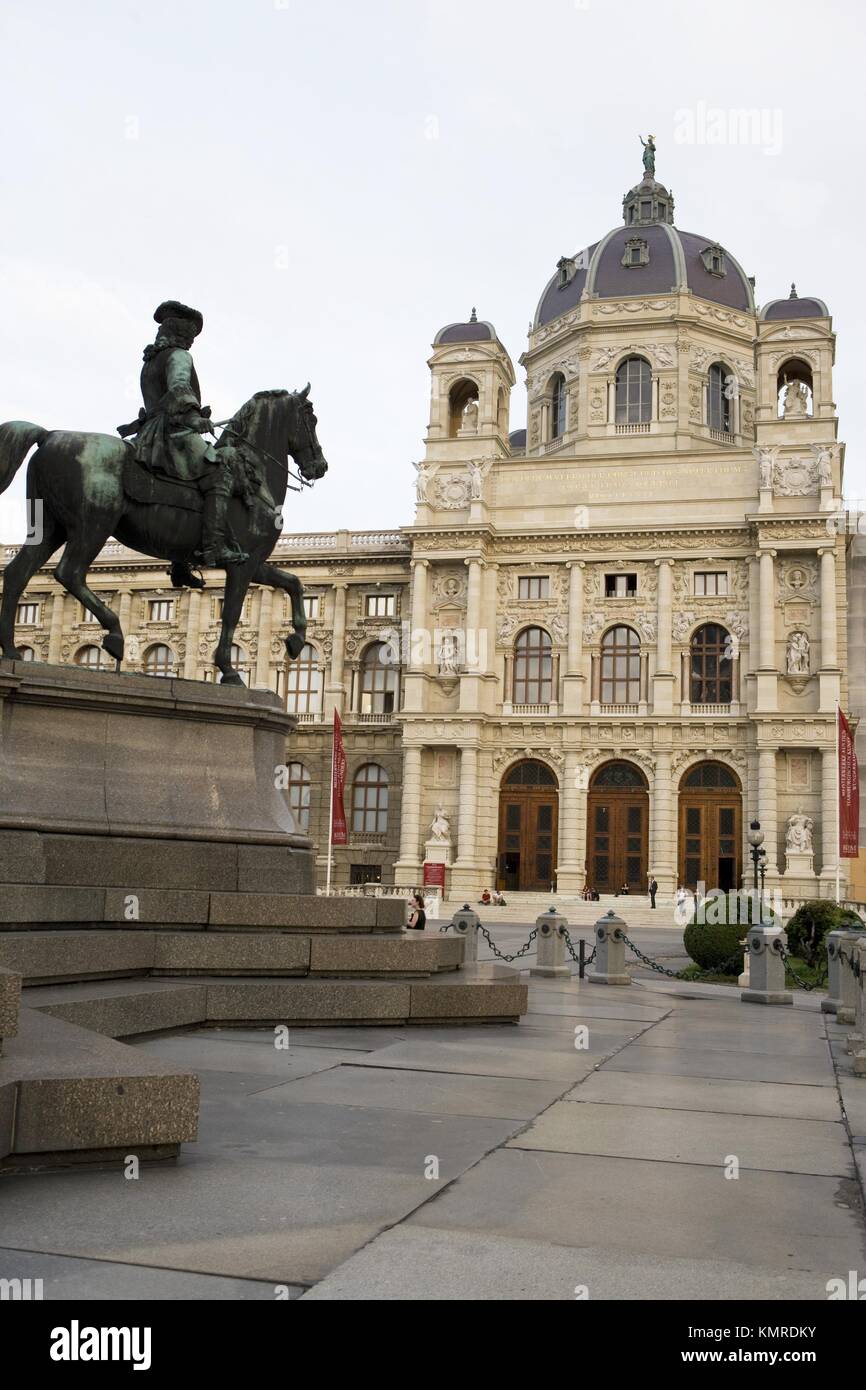 Kunsthistorisches Museum (Museo de Historia del Arte) en la calle Maria-Theresien-Platz, Viena. Austria Foto de stock