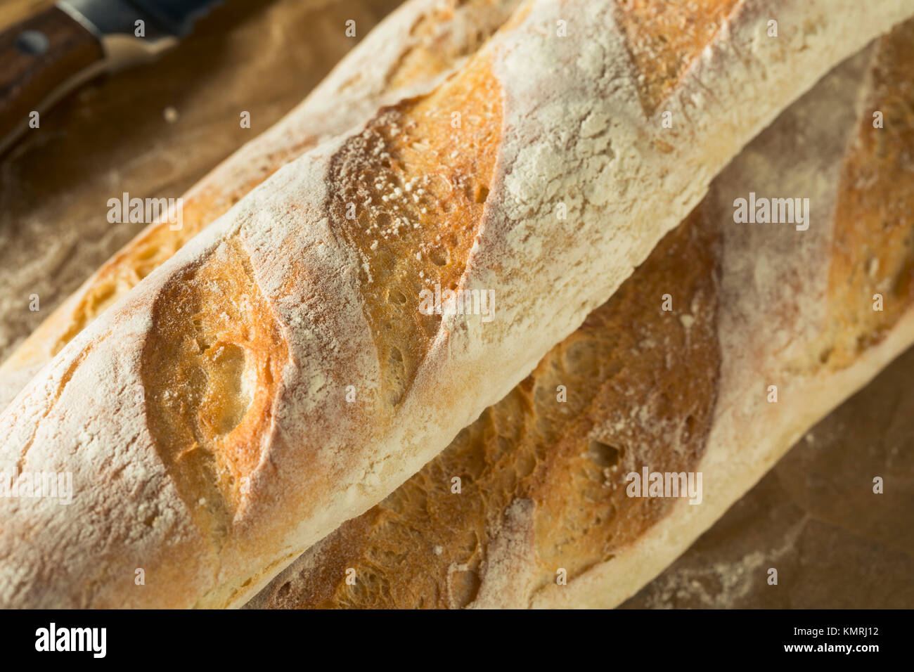 Pan francés crujiente baguette casero listo para comer Foto de stock