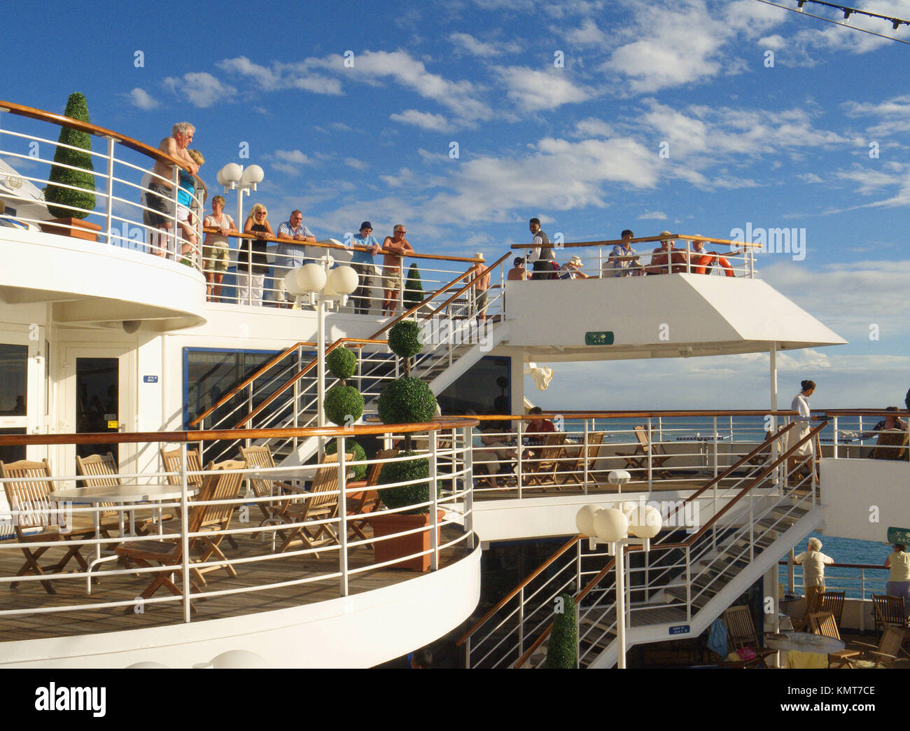 Cubiertas de un barco de cruceros, el Caribe Fotografía de stock - Alamy