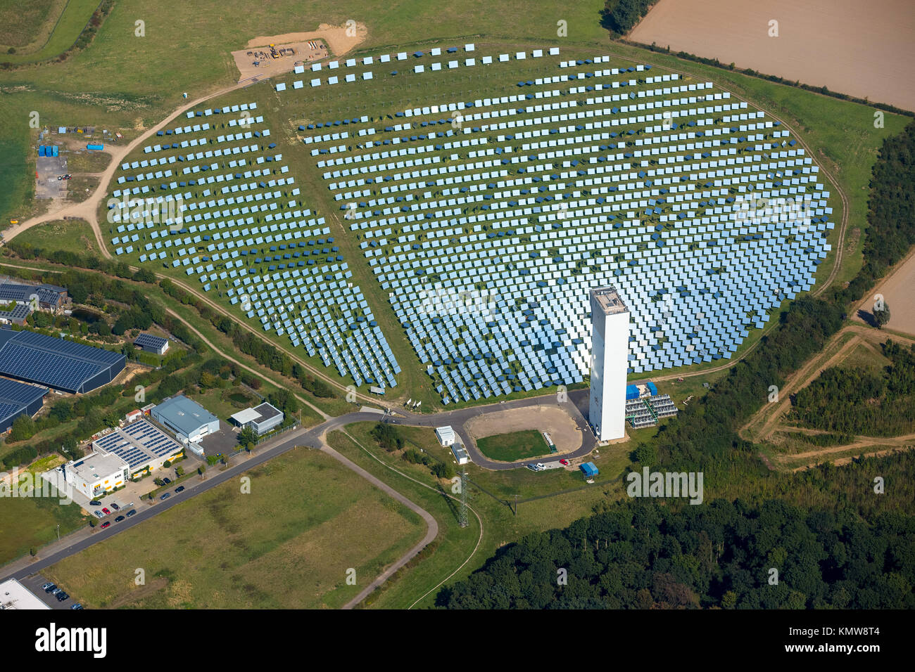 Planta de energía térmica solar experimental Jülich, horno solar, espejos, espejos  solares, Jülich, Jülich-Zülpicher Börde, Renania, Renania del  Norte-Westfalia Fotografía de stock - Alamy