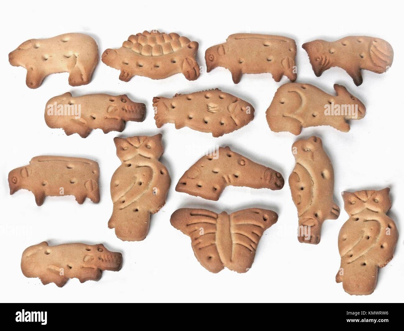 Las galletas son pequeñas en forma de animales y pájaros Fotografía de  stock - Alamy