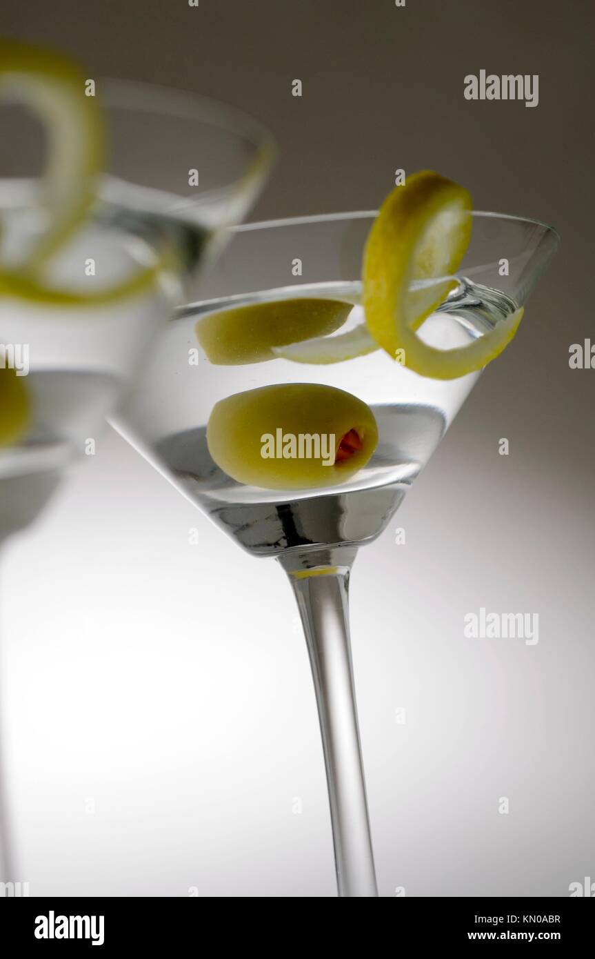 Copa de olivas y limón Fotografía de - Alamy